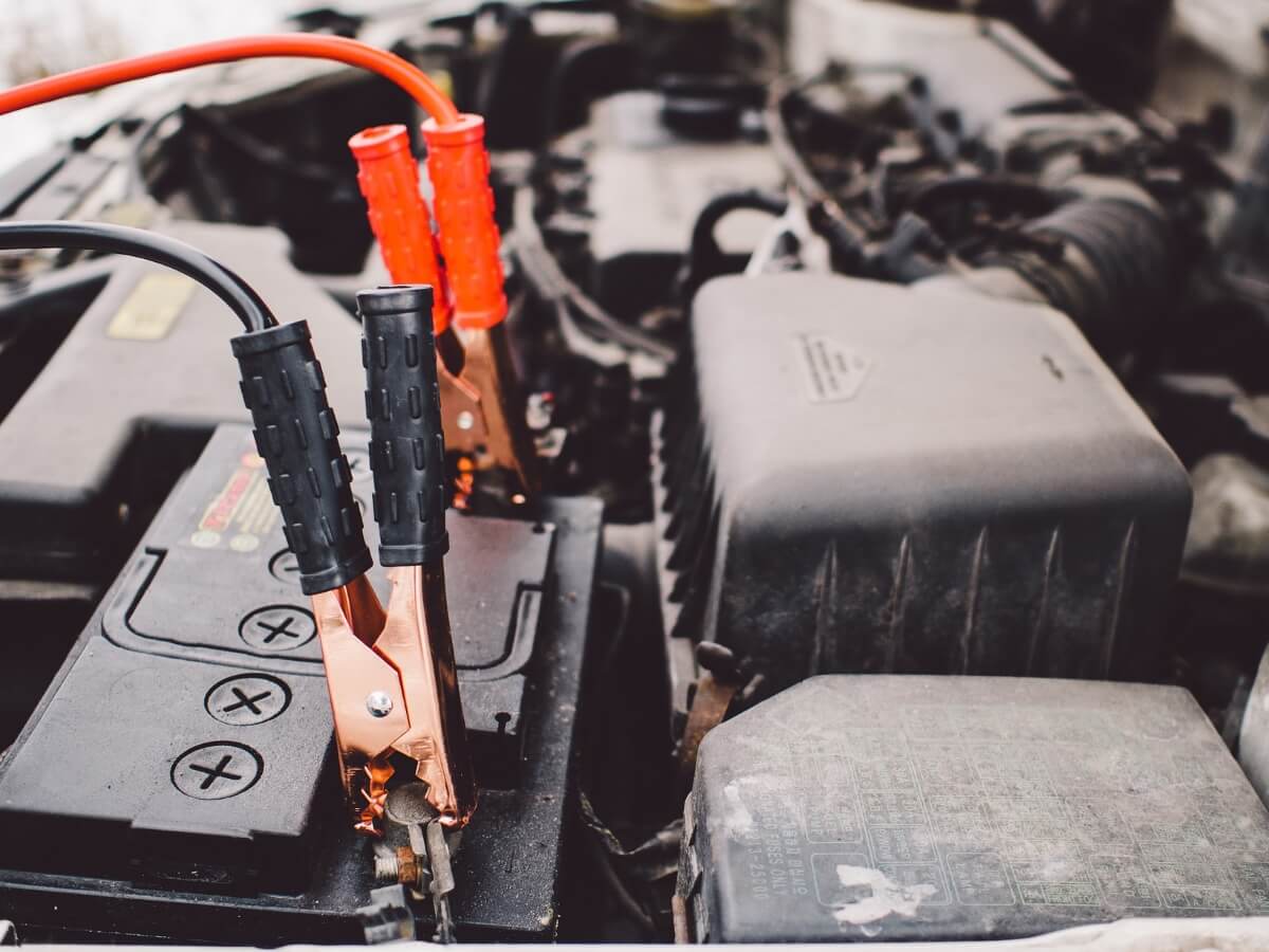 Autobatterie richtig schützen